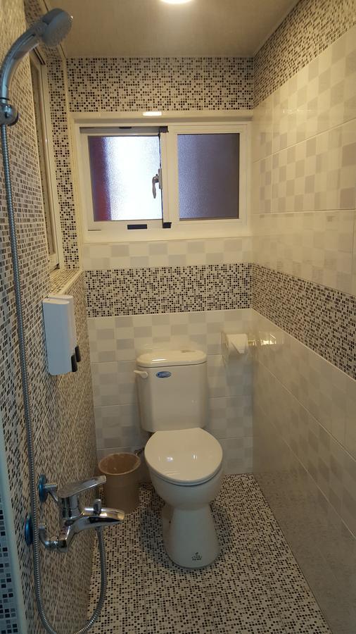 J. Home Καοσιούνγκ Εξωτερικό φωτογραφία